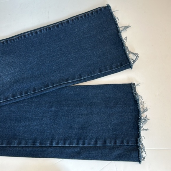 Kut from the Kloth low rise flare leg zip closure blue jeans size 4 - Picture 13 of 16